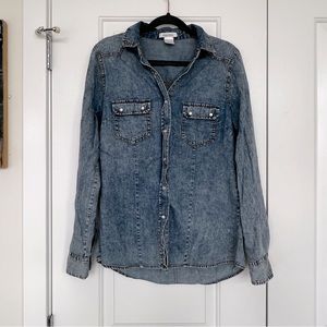 🔮 3/$10 🔮 Denim style casual button down